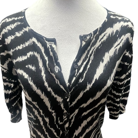 Ann Taylor. Silk Blend. Sz Small. Zebra Print. Excellent Condition 🤩🤩 - Picture 3 of 12